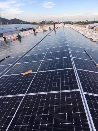 Système de panneau solaire mono à demi-cellule 2kw 5kw 10 kW Système d'alimentation hors réseau