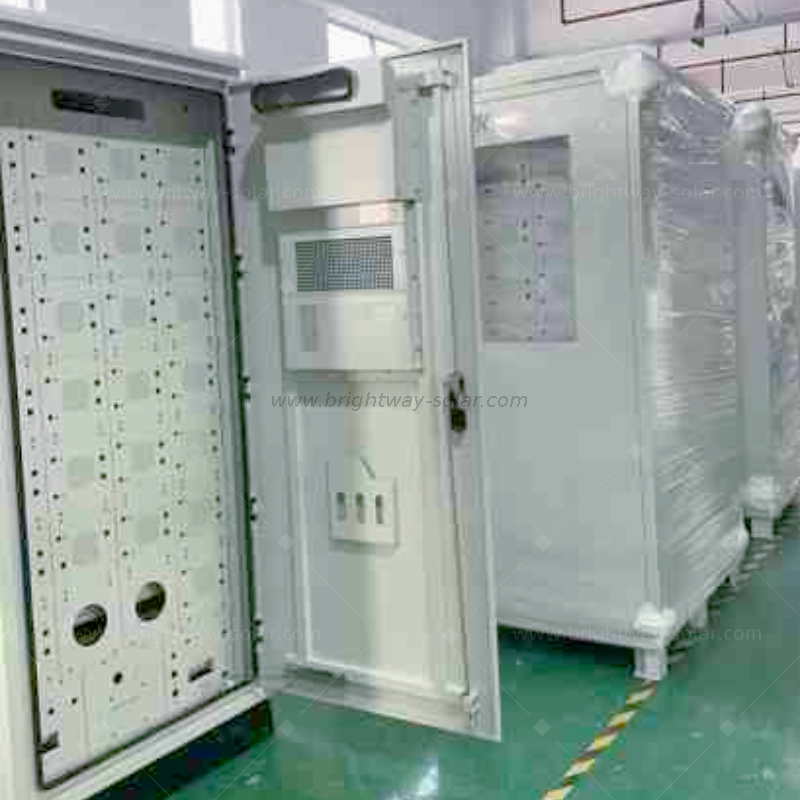 Brightway Système d'énergie de l'armoire extérieure solaire 100KW