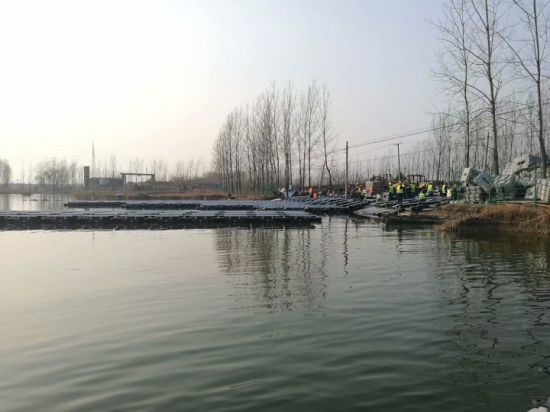 Système d'énergie solaire à réseau flottant à surface distribuée 1MW