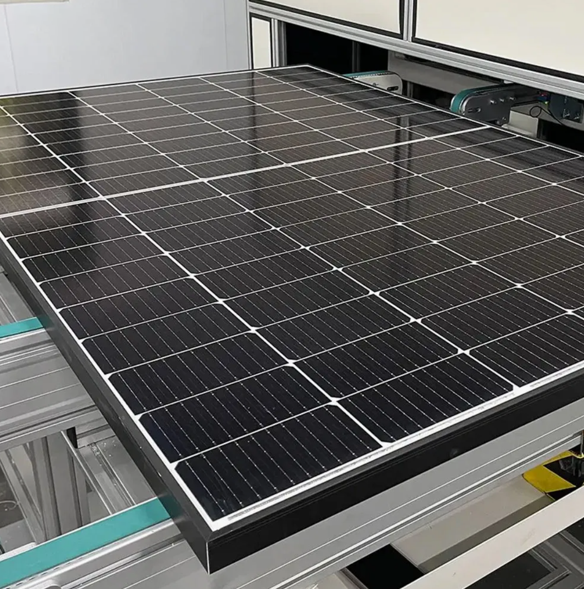 Brightway Module bifacial Solar TUV IEC 605W Max 23% Efficacité à usage résidentiel